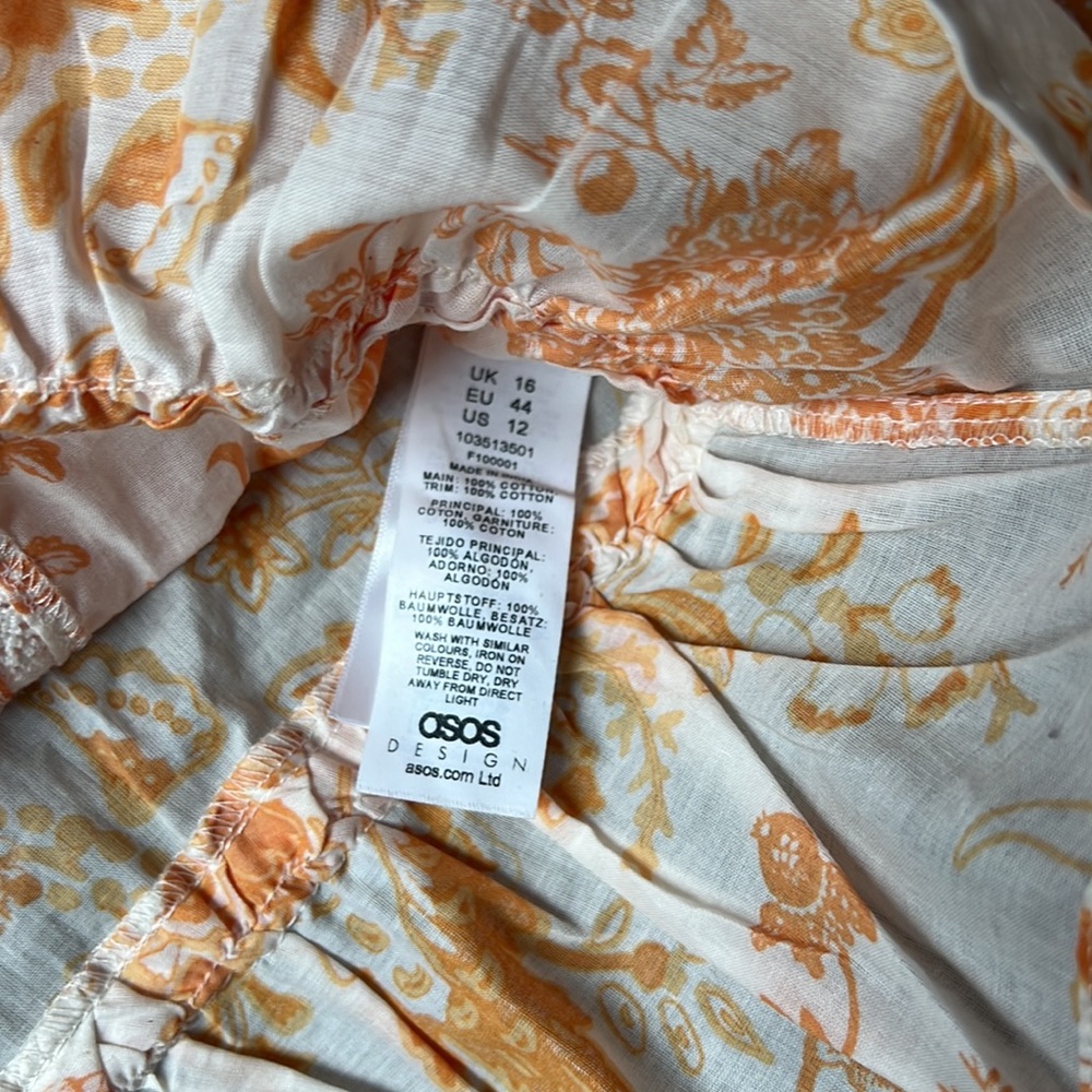 Light material pattern top NWOT - Picture 3 of 3